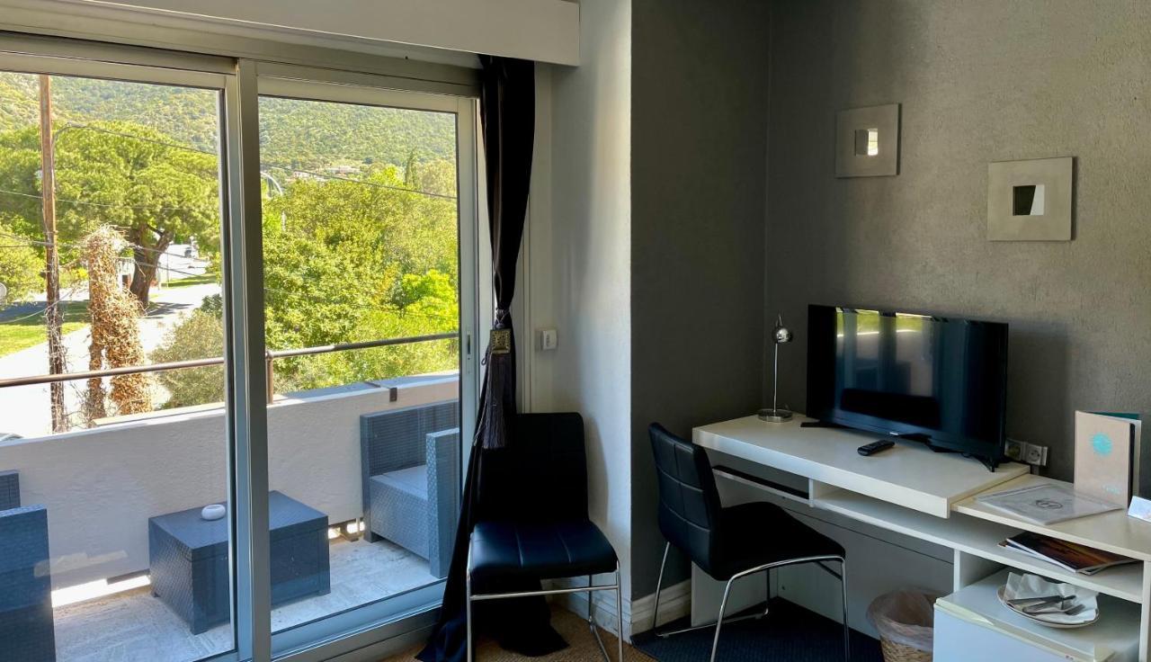 Hotel L'Orangeraie Le Lavandou Luaran gambar